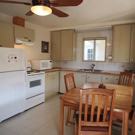 Whale'S Tail Guest Suites Ucluelet Quarto foto