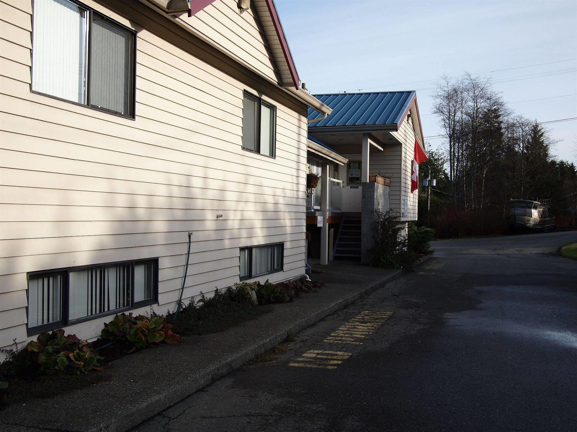 Whale'S Tail Guest Suites Ucluelet Exterior foto